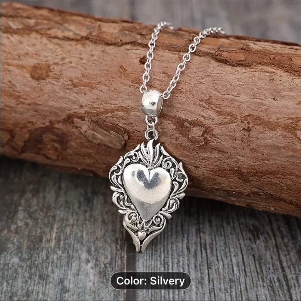 Elegant Silver Heart Pendant Necklace